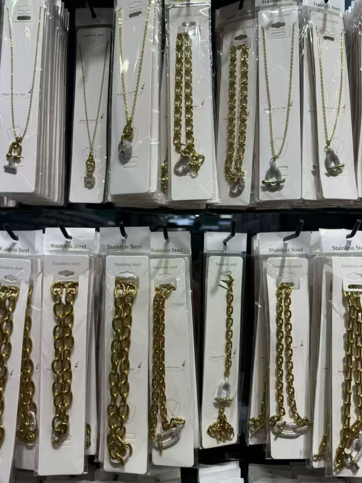 Wholesale Assorted Jewelries thumbnail