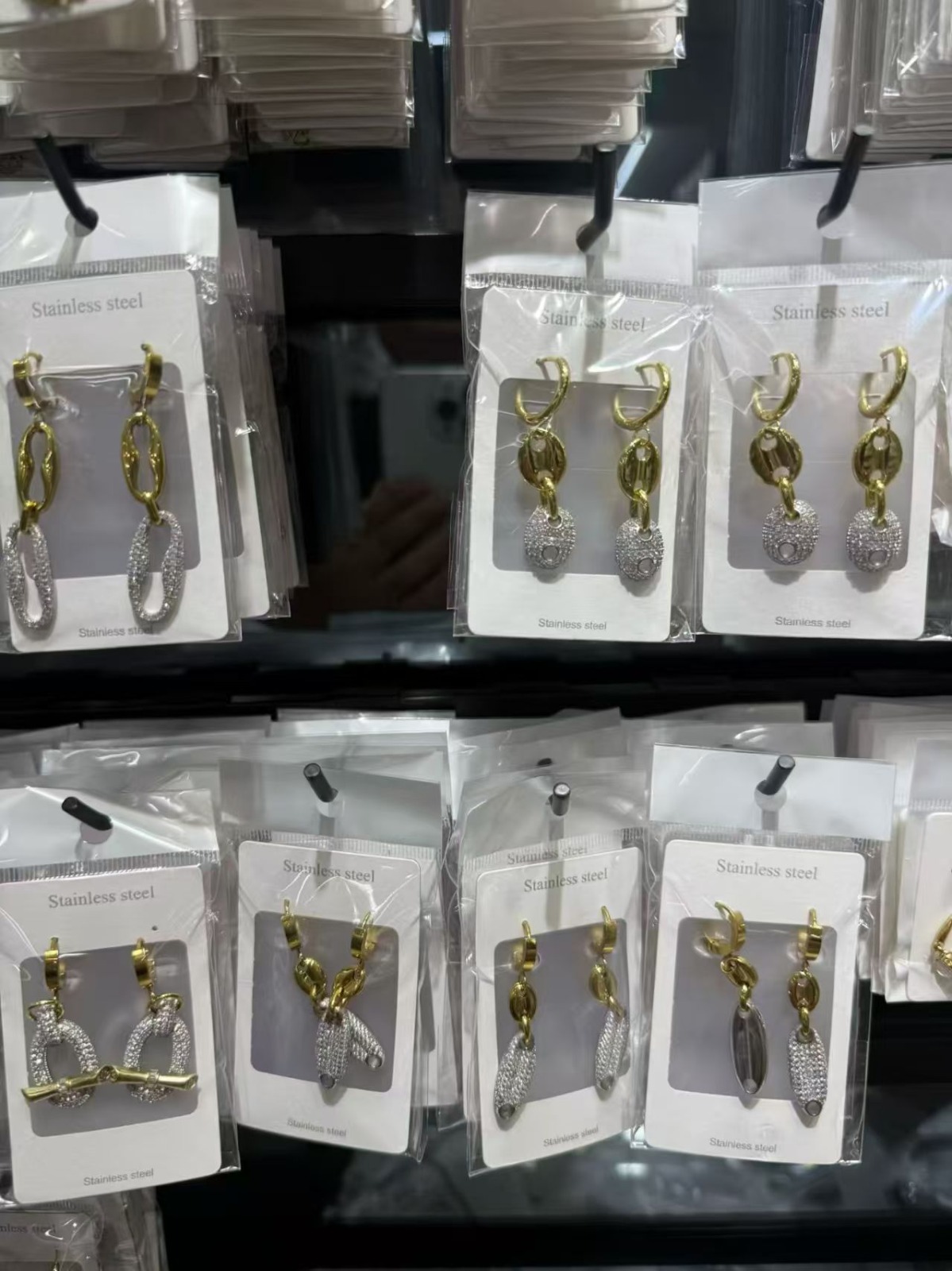 Wholesale Assorted Jewelries thumbnail