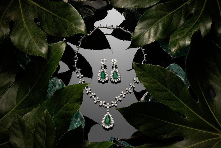 Luxury Halo Pear Cut Drop Earrings & Ring & Earrings & Pendant Necklace Set